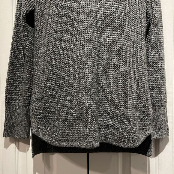 Banana Republic‎ Grey Mock Neck Sweater Size M - Picture 3 of 9